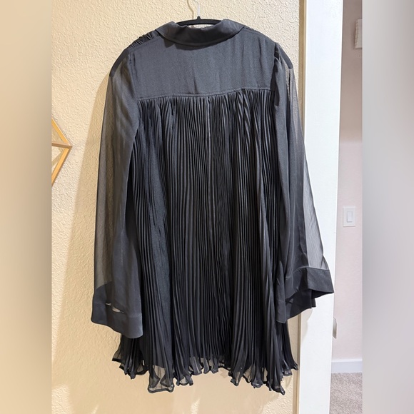 NEW WITH TAGS Medium 	
MAEVE LONG-SLEEVE PLEATED MINI SHIRT DRESS - Picture 4 of 6